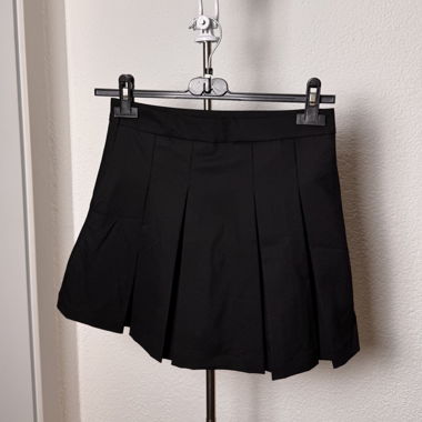 Faltenrock mit Hose 