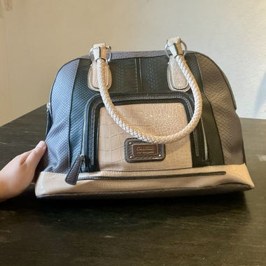 Guess Handbag black / beige