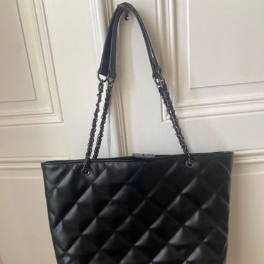 Sac noir forme cabas