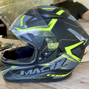 Motorradhelm in M (55-58) 