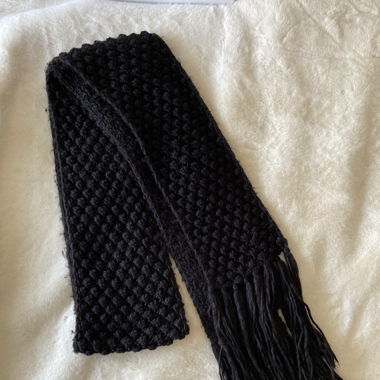 Écharpe noire en laine