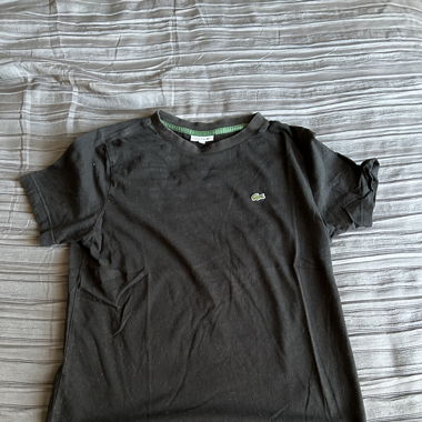 T-shirt lacoste taille enfant 