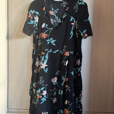 Robe fleurie noire KIABI T34/36