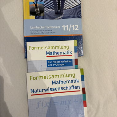 Mathematik Buch und Formelsammlung