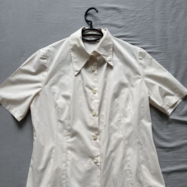 Beige vintage shirt with oversized 
