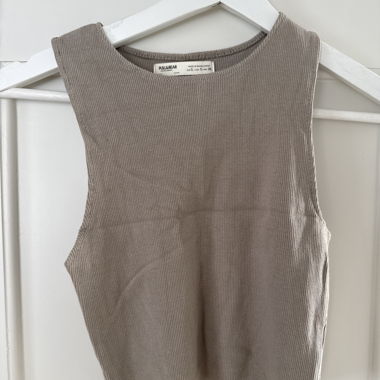 Top smanicato beige a coste Pull&Bear