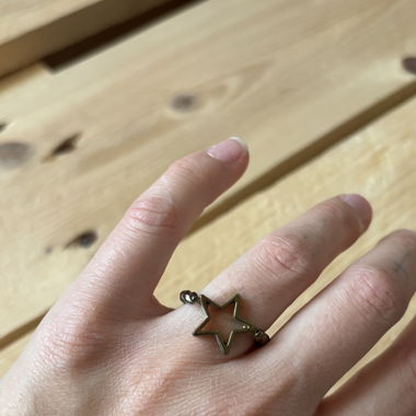 gold ring with star (that spins)