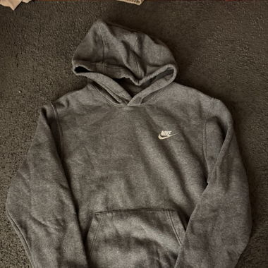 Nike Hoodie - Männerabteilung