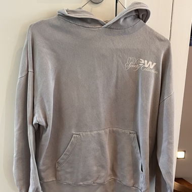 Hoodie gris avec imprimé