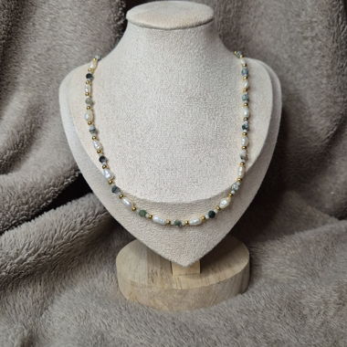 Collier blanc doré et vert 