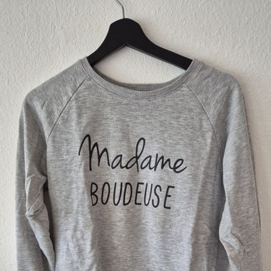 Pull madame boudeuse