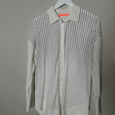 Camicia a righe bianche