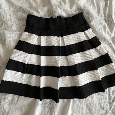 Black-and-white skirt