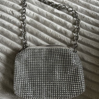 Borsa a tracolla con strass argento