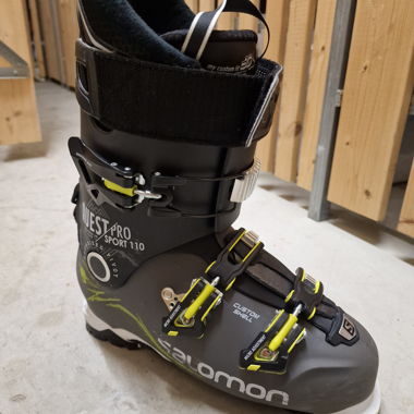 Ski boots man
