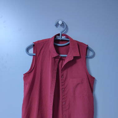 Ärmellose Bluse mit Kragen