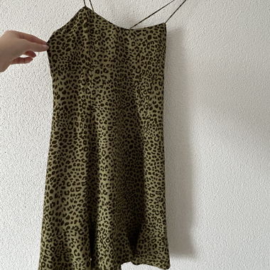 ZARA Kleid, leoprint/grün, Grösse M/38