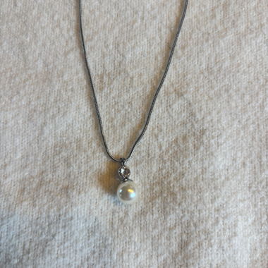 Collier en argent avec pendentif en perles