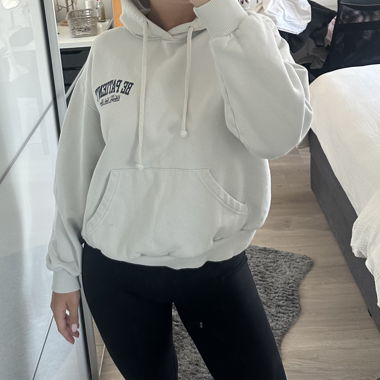 Beige/grey hoodie with print