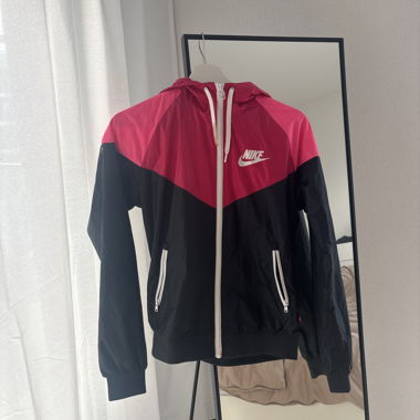 Nike Kapuzenjacke rosa und schwarz