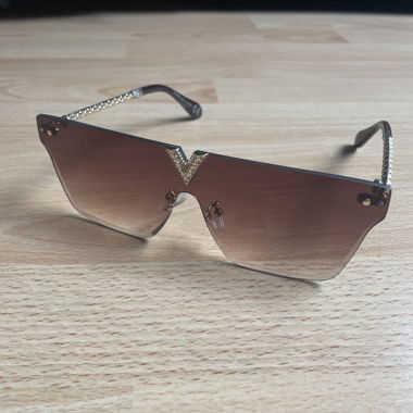 V Sunglasses 10