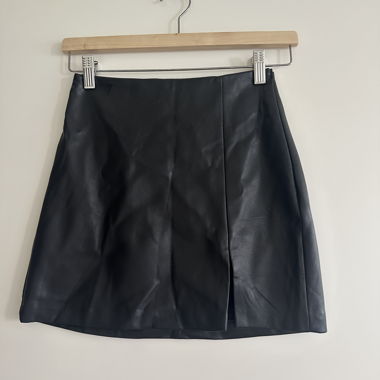Mini-jupe Pull&Bear en look cuir