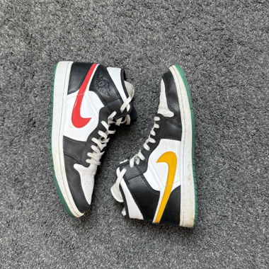 Jordan 1 Mid Alternate Swooshes rouge jaune
