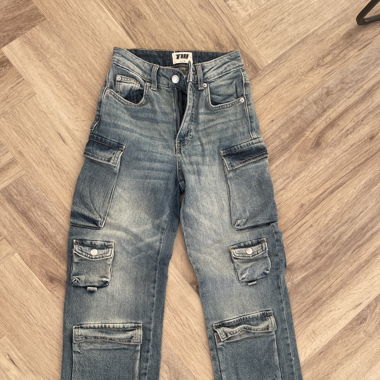 highwaste Jeans mit Taschen 