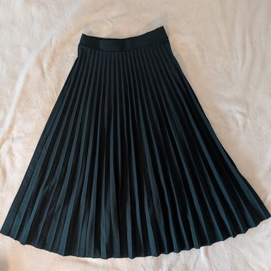 forest green pleated midi skirt