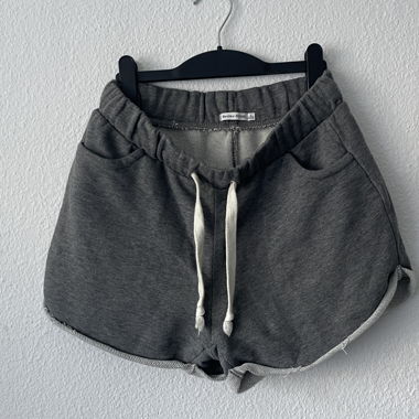 Shorts gris Bershka taille L