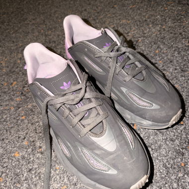 Adidas Sneakers mit Plateausohle