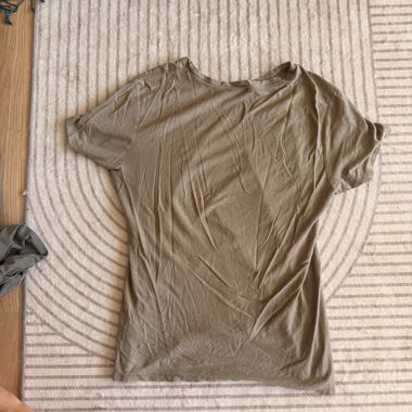 Braunes T-Shirt
