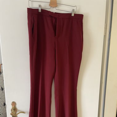 Rostrote Anzugshose (Zara)