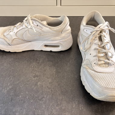 Nike Air blanches Taille 41 femme (US 9,5)