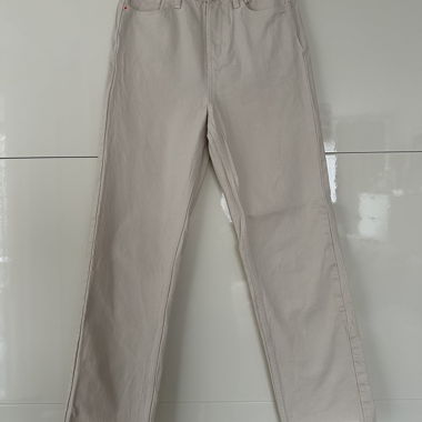 Jeans dritti alla caviglia in crema, taglia 32