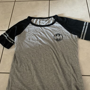 T-shirt gris et noir Batman 