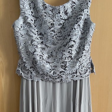 Abendkleid mit Spitze