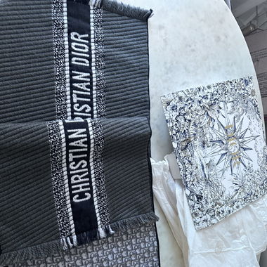 Christian Dior reversibile Oblique Scarf