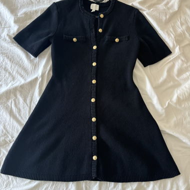 Kleine schwarze H&M-Robe