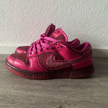 Nike Dunk low Valentines 2022