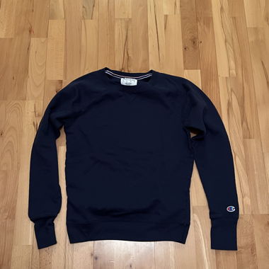 Dunkelblaues Champion Sweatshirt