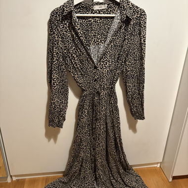 Robe à motif léopard