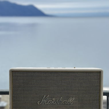 Marshall WOBURN cream bluetooth Speaker.