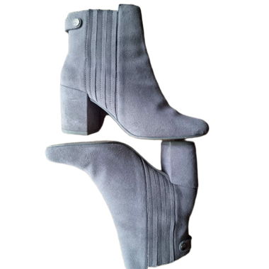 Zara Wildleder-Ankleboots