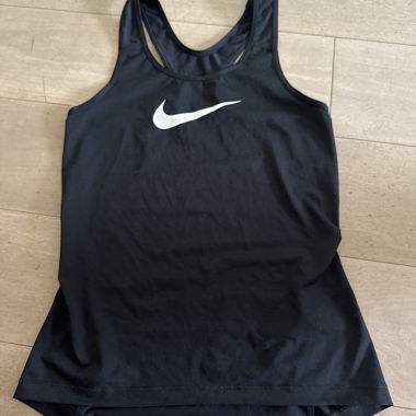 T-shirt corto con spalline