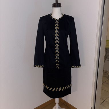 Pompöös Blazer und Rock