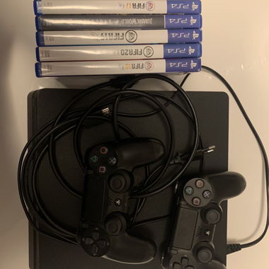 PS4 SLIM con 2 controller & giochi