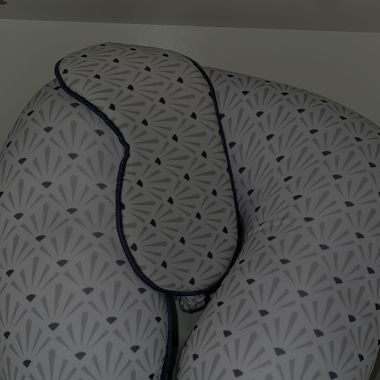 Reise- und Nackenkissen mit Schlafmaske
