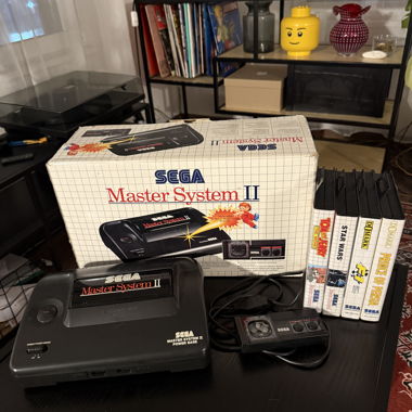 Sega Master System 2 with 4 games