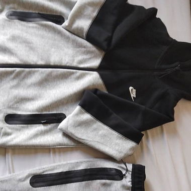 Nike tech 